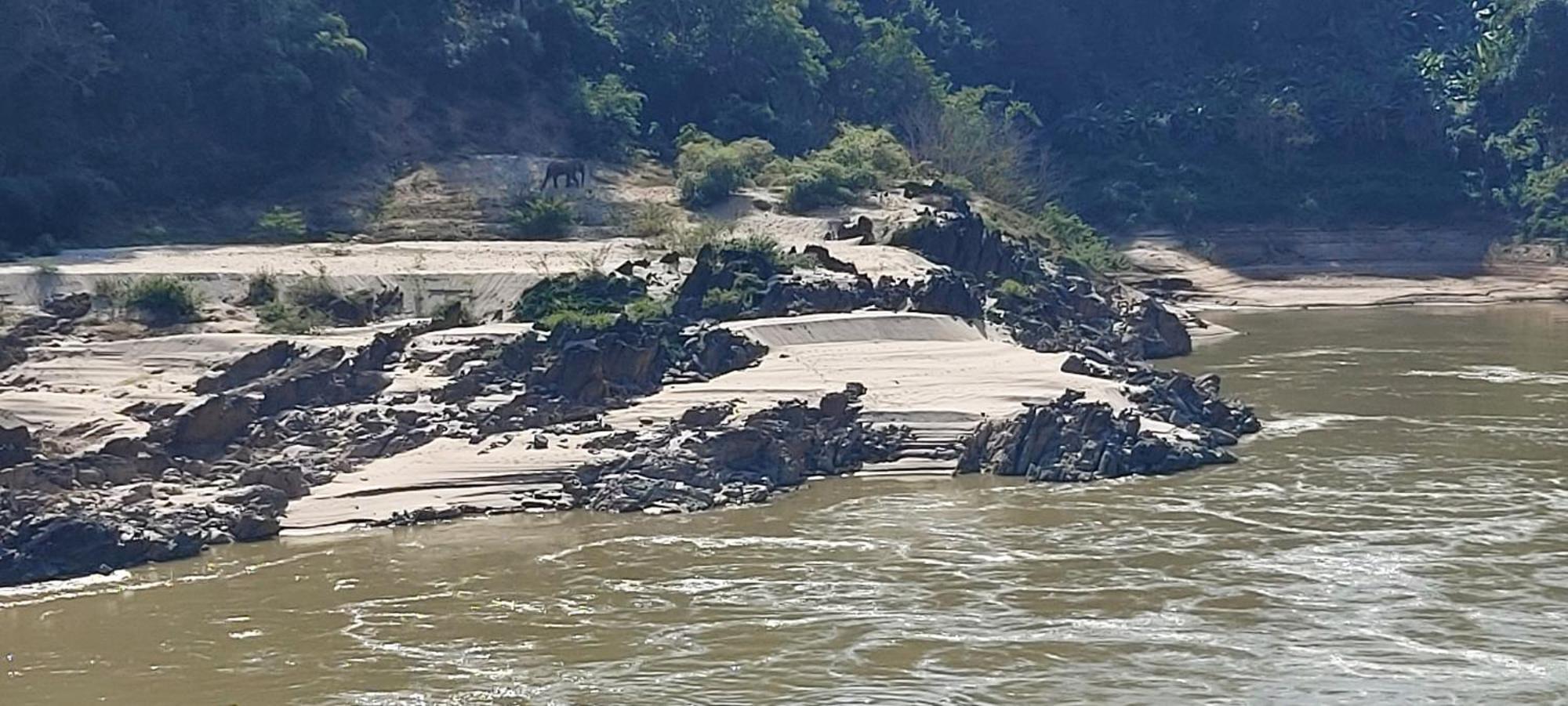 شقة Mekong Backpackers Muang Pakbèng المظهر الخارجي الصورة